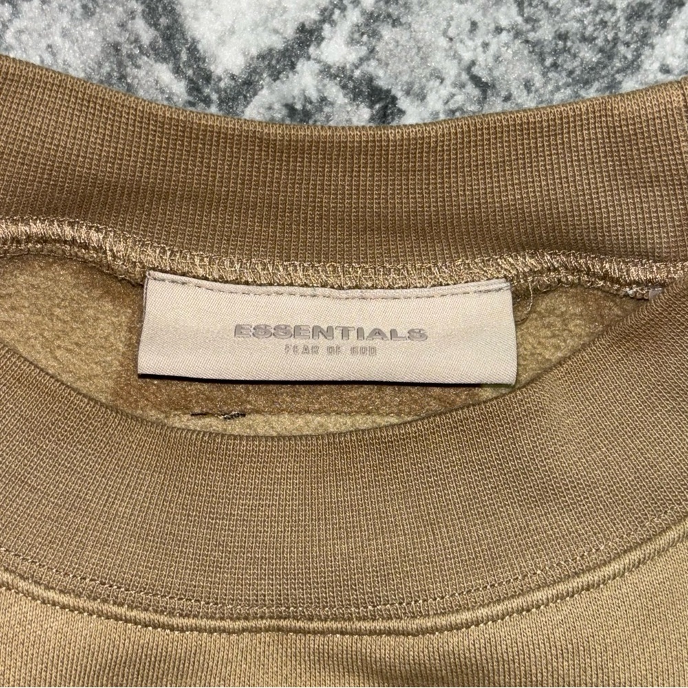 Essentials Crewneck - Picture 2 of 5
